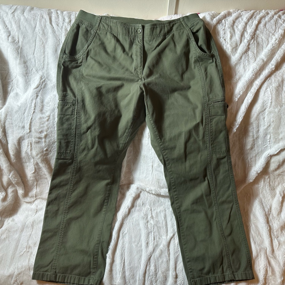 L.L. Bean Women's Plus Size Green Cotton Cargo Pants Classic Fit Straight Leg